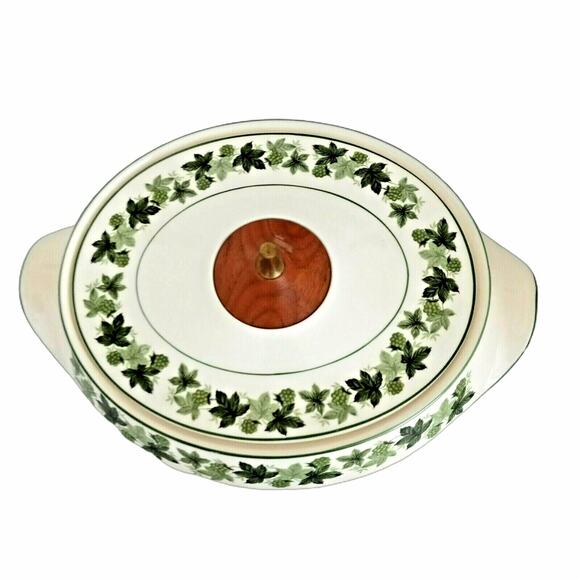 Vintage Green White Grapevine Casserole Covered Dish 60s Taylor Smith Greenbriar - Picture 5 of 10